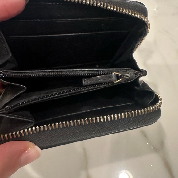 Gucci Soho Patent Leather Wallet - Picture 4 of 4